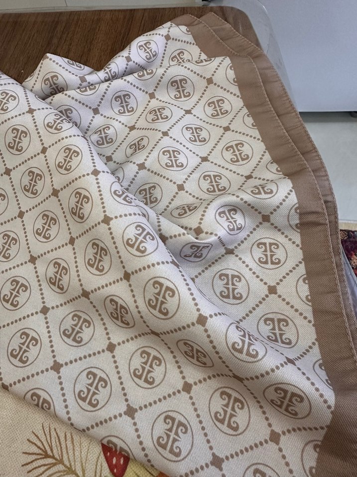 Bej Desenli Kadın Şal - Görsel 2