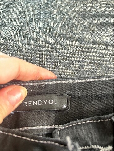 36 Beden siyah Renk Trendyolmilla siyah yüksek bel jeans