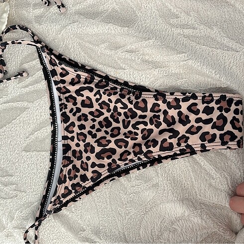 s Beden Leopar Bikini Altı