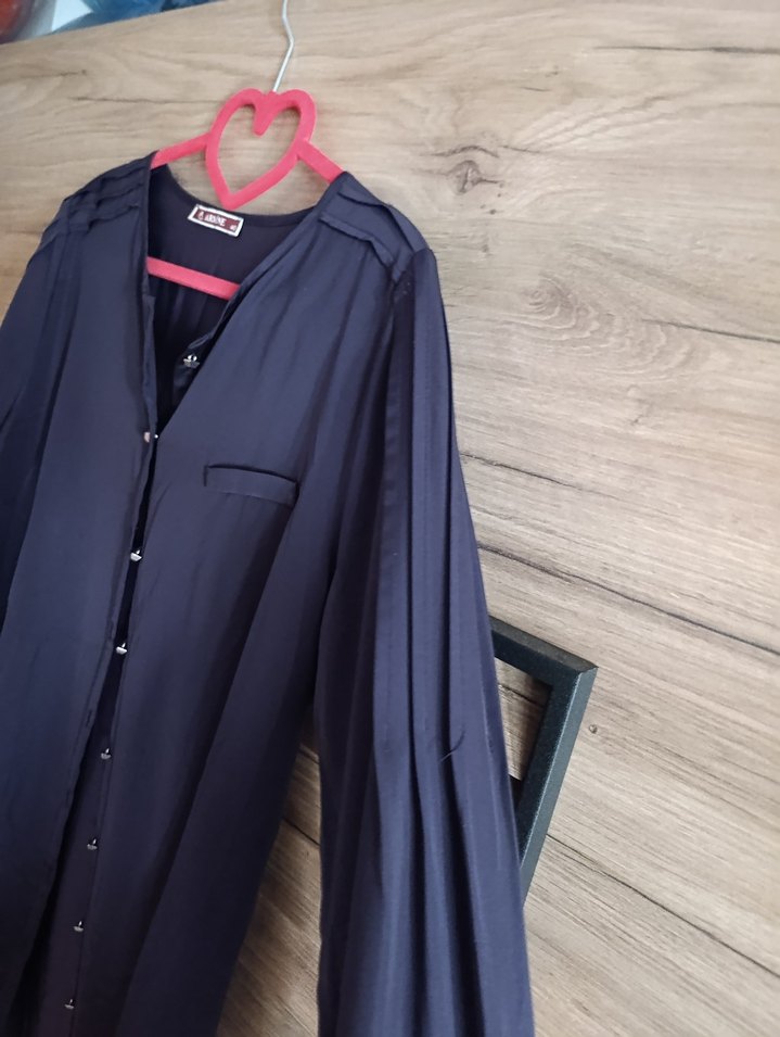 Düğmeli Yuvarlak Yaka  Kadın Bluz - Görsel 4