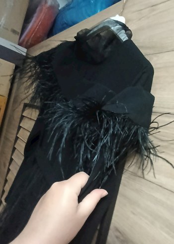 Siyah Kat kat Tüy Detaylı Abiye Elbise - Görsel 7