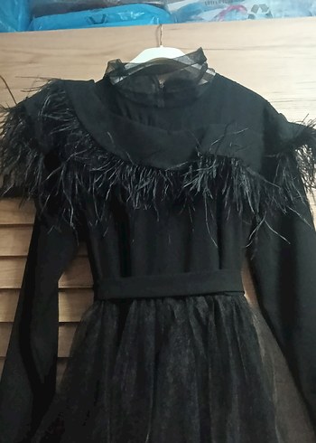 Siyah Kat kat Tüy Detaylı Abiye Elbise - Görsel 5