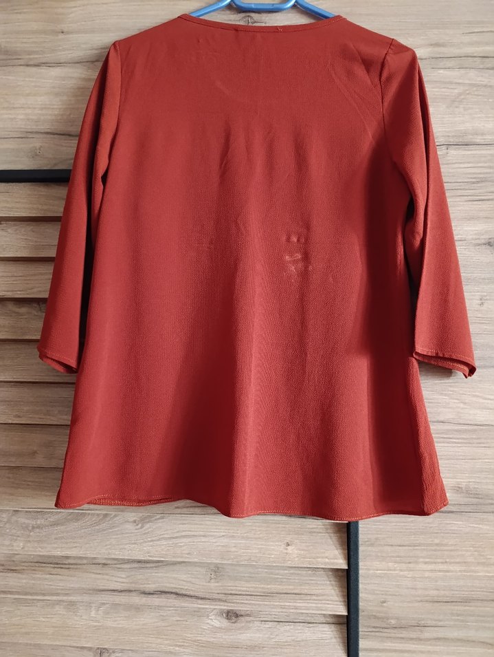 Zincir Detaylı Kiremit Rengi Kadın Bluz - Görsel 2