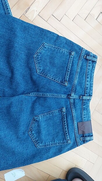 27 Beden Windsor Jean