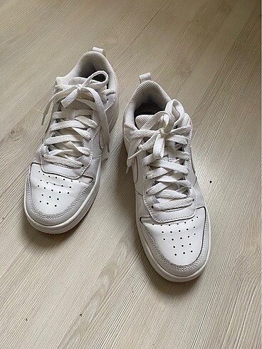 Nike Court Borough Low 2