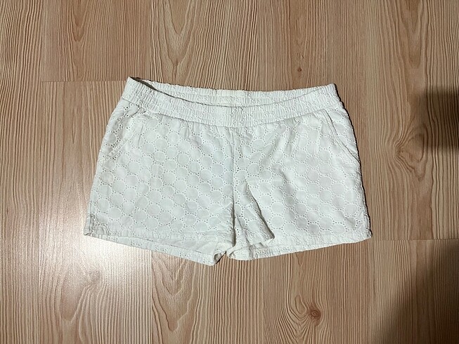 Beyaz short