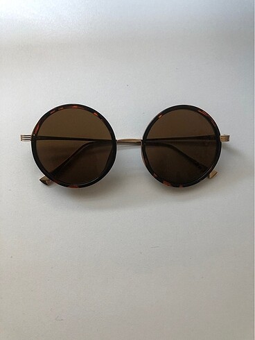 H&M güneş gözlüğü
