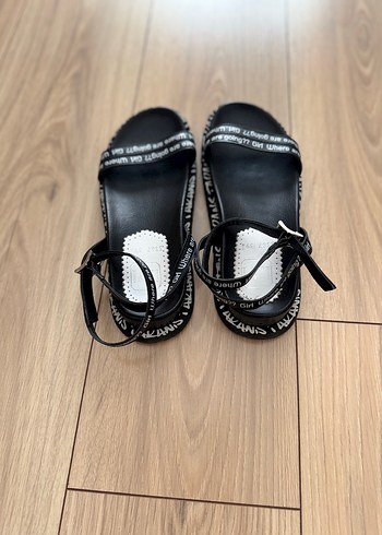 ilvi Siyah Kadın Sandalet