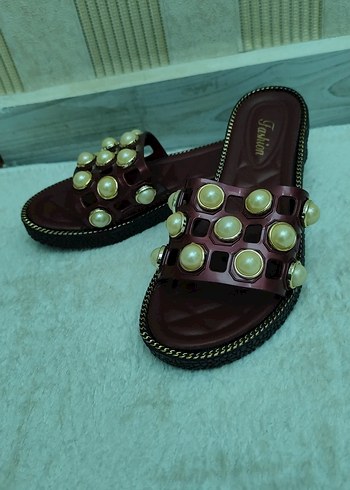 Boncuk Detaylı Kahverengi Kadın Terlik - Görsel 4