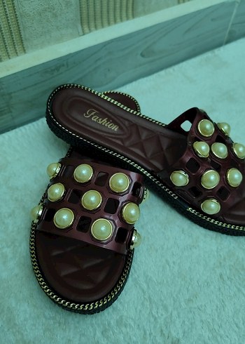 Boncuk Detaylı Kahverengi Kadın Terlik - Görsel 2