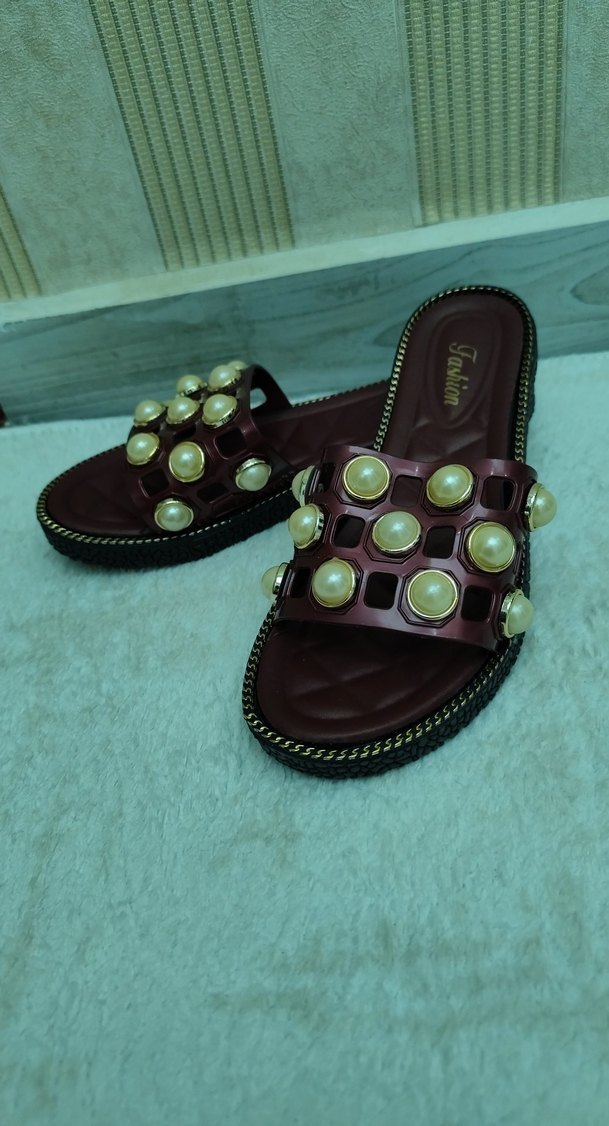 Boncuk Detaylı Kahverengi Kadın Terlik - Görsel 4