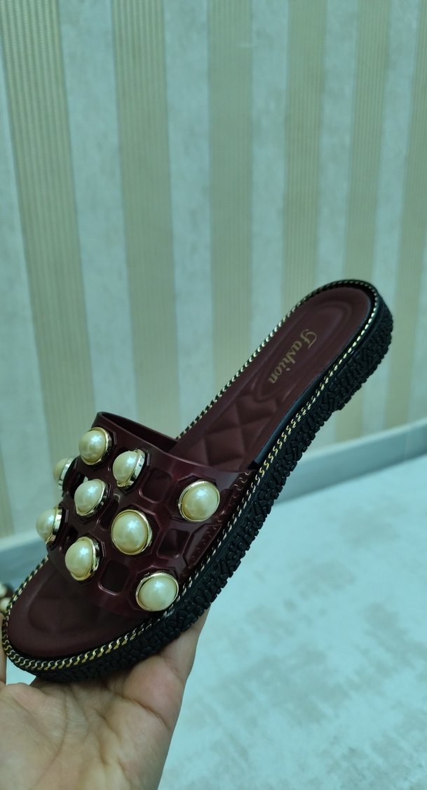 Boncuk Detaylı Kahverengi Kadın Terlik - Görsel 5