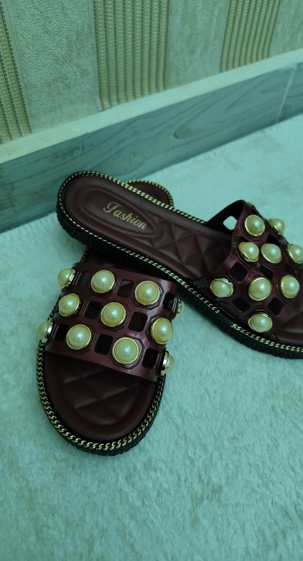 Boncuk Detaylı Kahverengi Kadın Terlik - Görsel 2