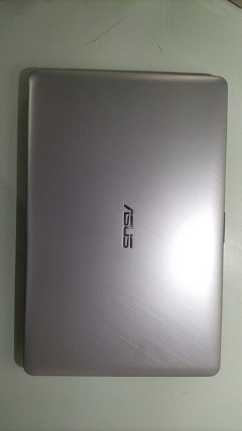 Temiz kullanılmış Asus Vivobook X543U 