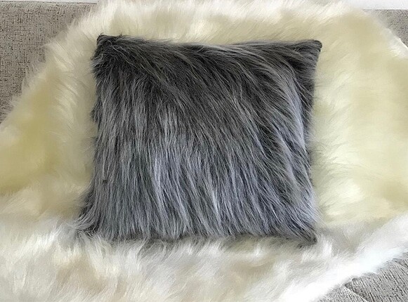 2 adet gri Peluş kırlent kılıfı