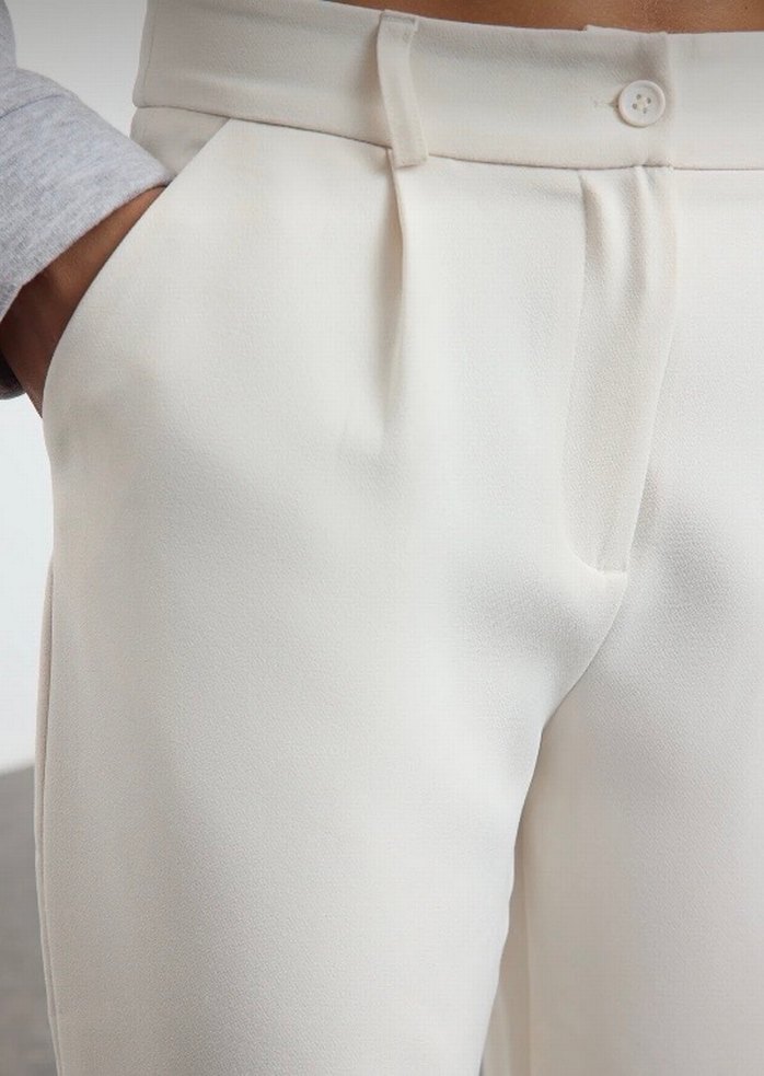 Kadın Beyaz Regular Fit Kumaş Pantolon - Görsel 2