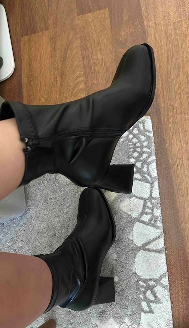 Siyah Deri Tokalı Blok Topuklu Kadın Bot - Görsel 2