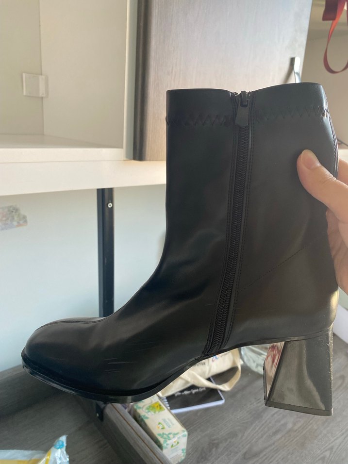 Siyah Deri Tokalı Blok Topuklu Kadın Bot - Görsel 4