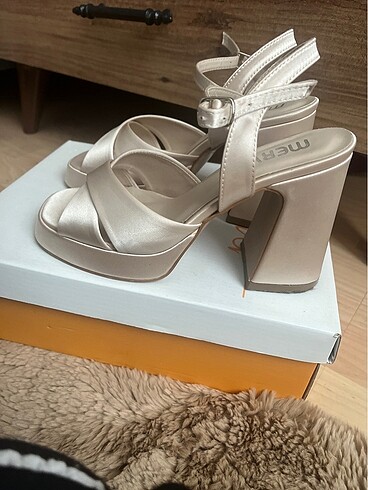 Krem topuklu ayakkabı - Görsel 7