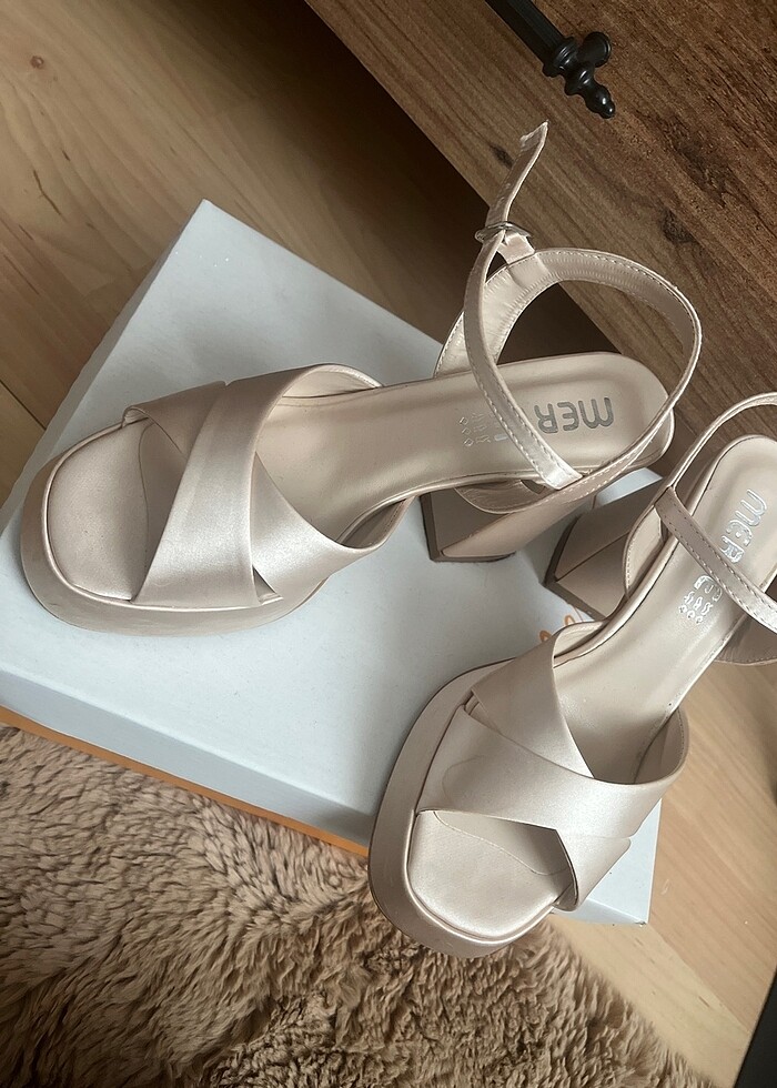 Krem topuklu ayakkabı - Görsel 3