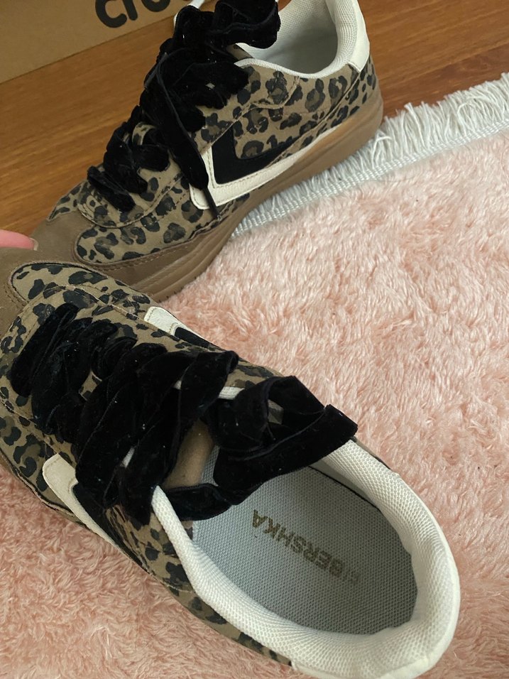 Leopar Desenli Tüylü Topuklu Spor Ayakkabı - Görsel 5