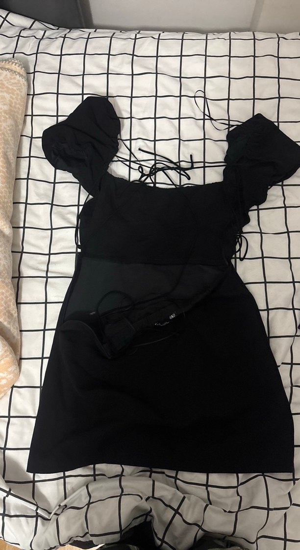 Siyah Fırfırlı V Yaka Midi Elbise - Görsel 2