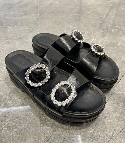 Bershka Tokalı Platform Terlik 40No