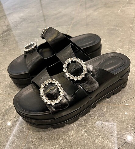 40 Beden Bershka Tokalı Platform Terlik 40No