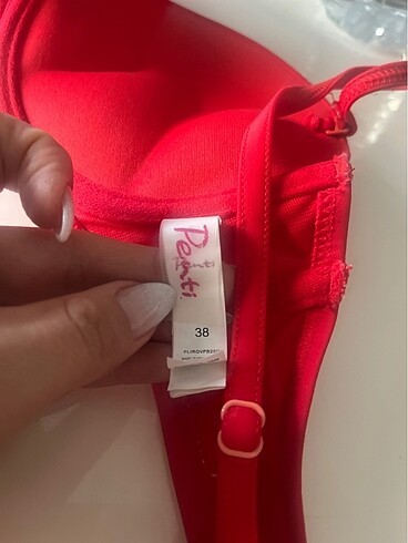 38 Beden Bikini üstü