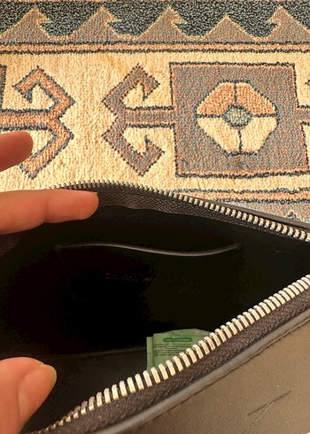 Calvin Klein Siyah Deri Kadın Çapraz Çanta - Görsel 3