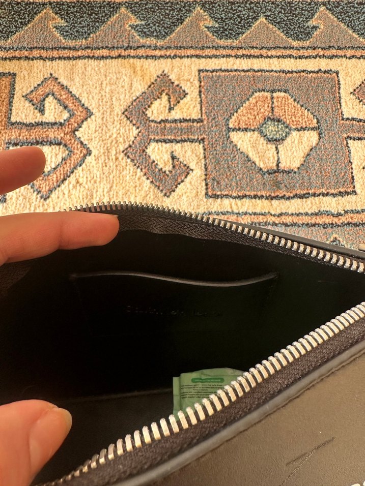 Calvin Klein Siyah Deri Kadın Çapraz Çanta - Görsel 3