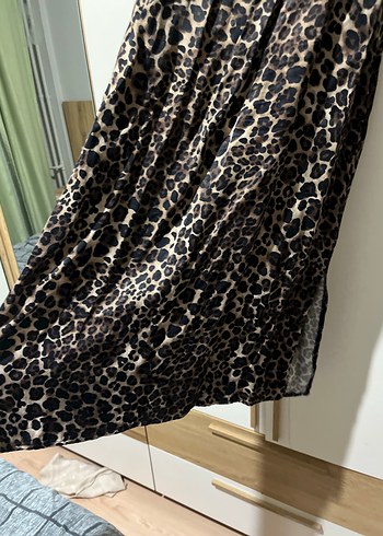 Kahverengi Leopar Desenli Uzun Kolsuz Elbise - Görsel 5