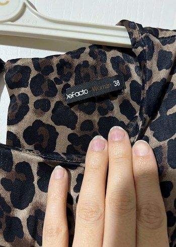 Kahverengi Leopar Desenli Uzun Kolsuz Elbise - Görsel 2