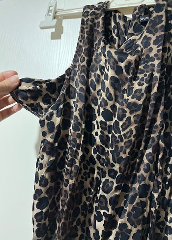 Kahverengi Leopar Desenli Uzun Kolsuz Elbise - Görsel 3