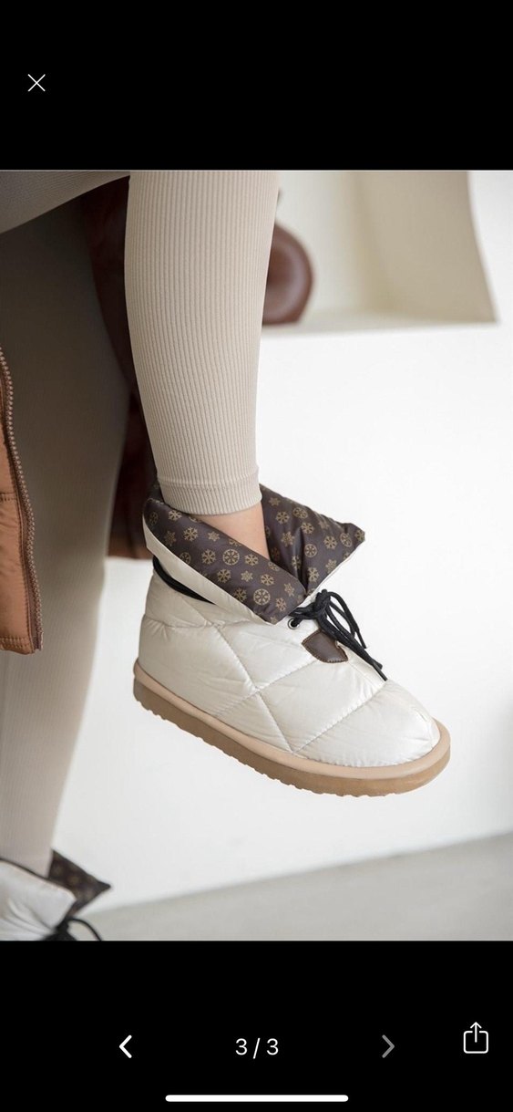 Beyaz Bağcıklı Kadın Dolgu Topuk Bot - Görsel 2