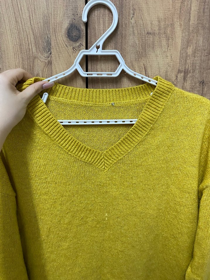 Sarı V Yaka Kadın Triko Kazak - Görsel 2