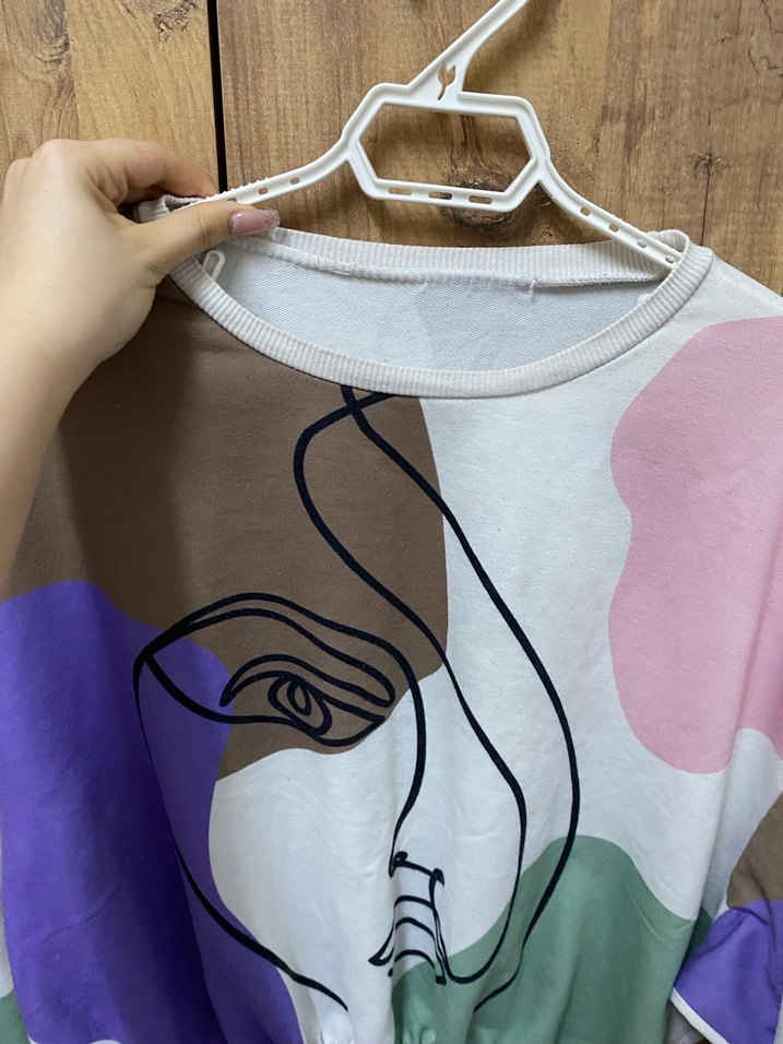 Kadın Çok Renkli Baskılı Kısa Sweatshirt - Görsel 2