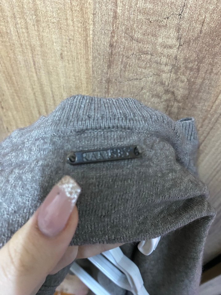 Gri V Yaka Yün Kazak - Görsel 2