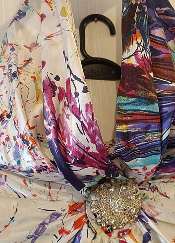 Saten rengarenk gece elbisesi - Görsel 4