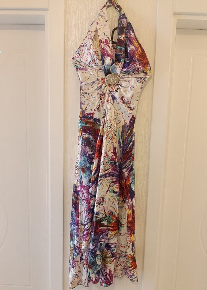 Saten rengarenk gece elbisesi - Görsel 5