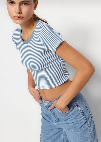 Kadın crop - Görsel 4