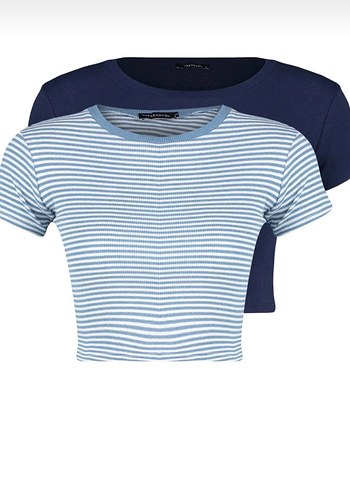 Kadın crop - Görsel 2