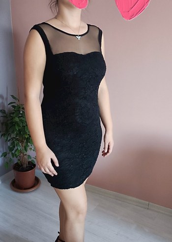 38 Beden Siyah Dantelli V Yakalı Mini Elbise