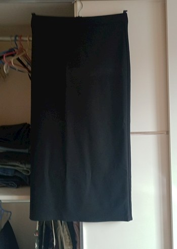 Siyah Uzun Kadın Etek Yırtmaçlı hiç kullanılmamış - Görsel 3