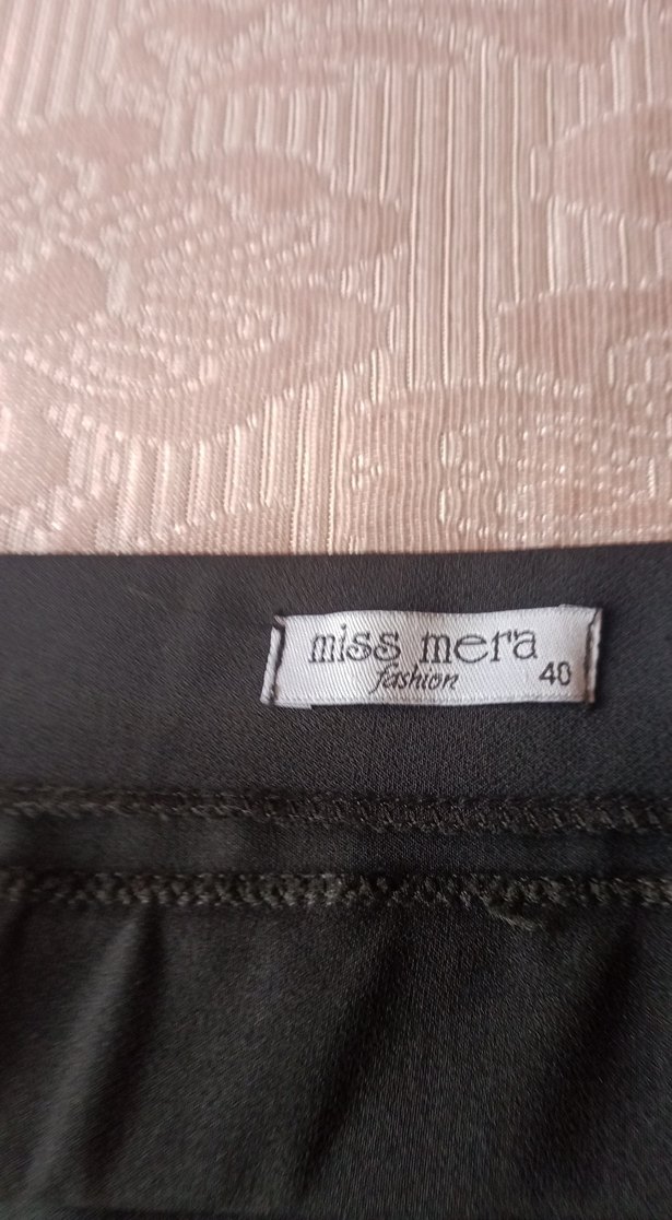 Siyah Uzun Kadın Etek Yırtmaçlı hiç kullanılmamış - Görsel 4