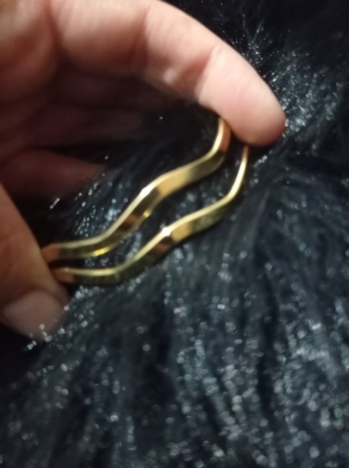 Altın Renk Parlak Yılan Desenli Kürklü Kadın Kulak Kelepçesi - Görsel 4