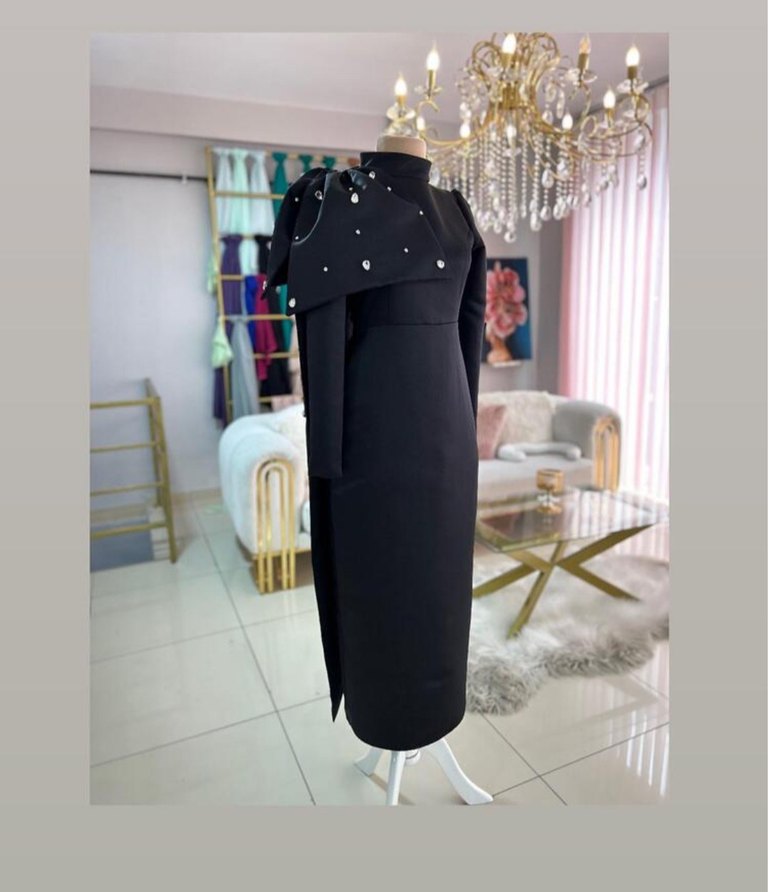 Siyah Uzun Kol Yüksek Yakalı Drapeli Abiye Elbise - Görsel 5