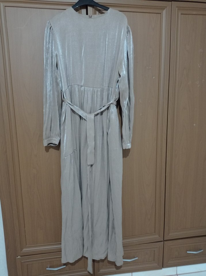 Bej Parlak Pilili Uzun Cepli Abiye Elbise - Görsel 2