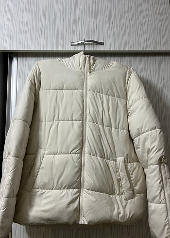 38 Beden beyaz Renk Beyaz Fermuarlı Kadın Mont bershka