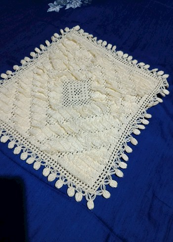 El Yapımı Krem Renkli Örgü kare liff